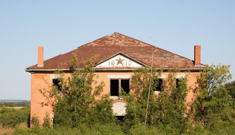 Lost In Time: 7 Eerie North Texas Ghost Towns Worth Checking Out