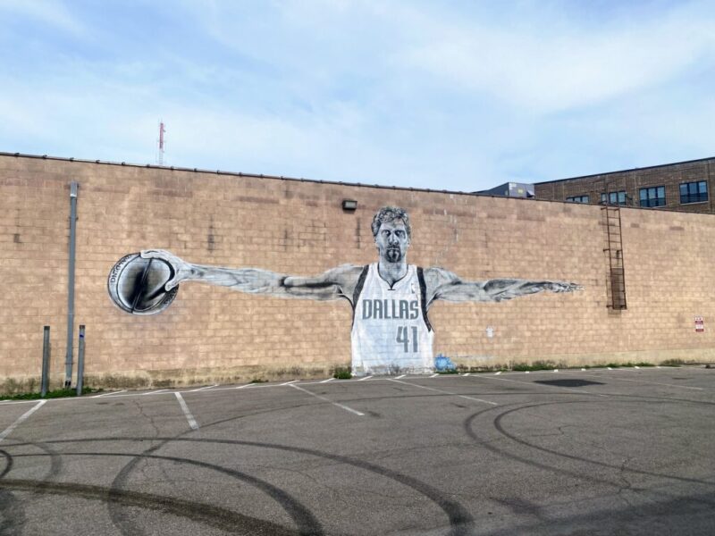 Love local art? Follow our Dallas mural trail