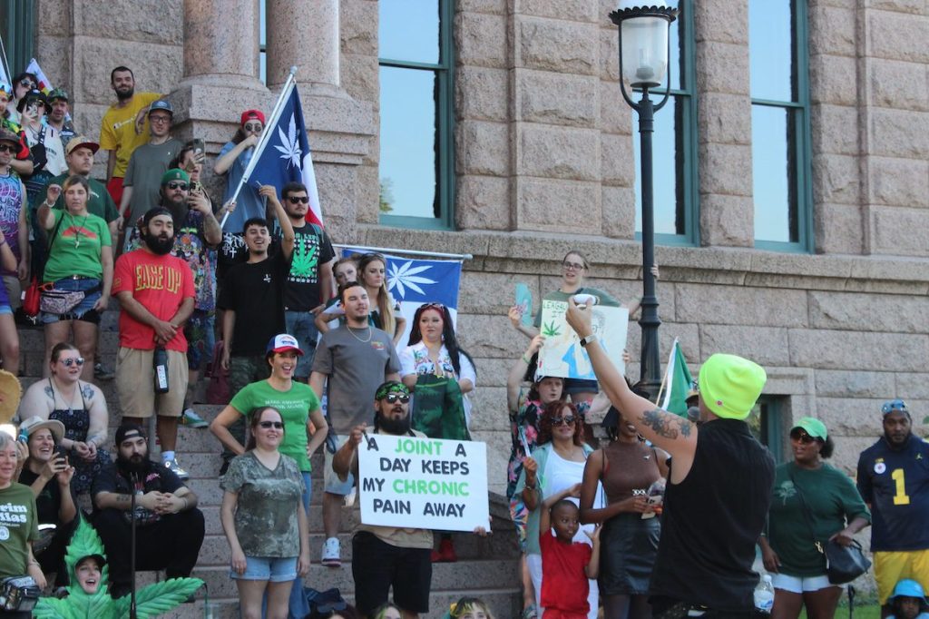Dallas mayor, 2 council members try to stall weed decriminalization