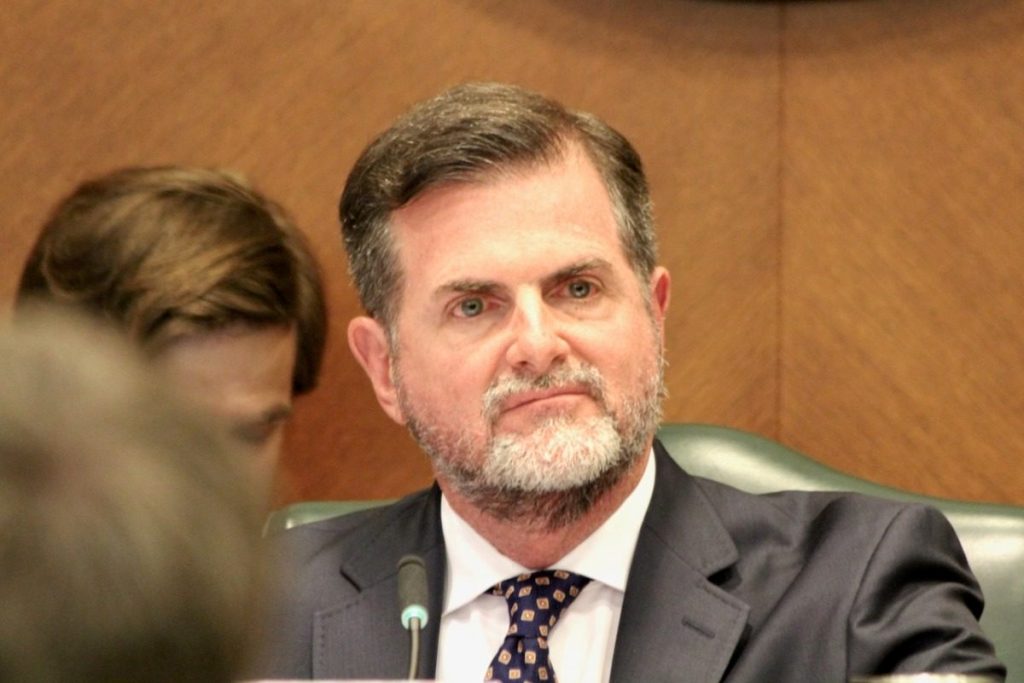 $1 billion school voucher bill clears first hurdle in Texas Senate