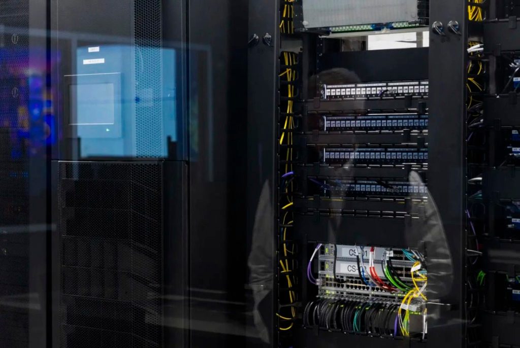 As Texas’ energy demand soars, a pilot program looks to bolster grid with “virtual power plants” fueled by people’s homes