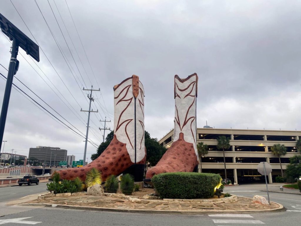 Guinness World Records Texas holds (plus 5 cool Guinness Records held by Texans)