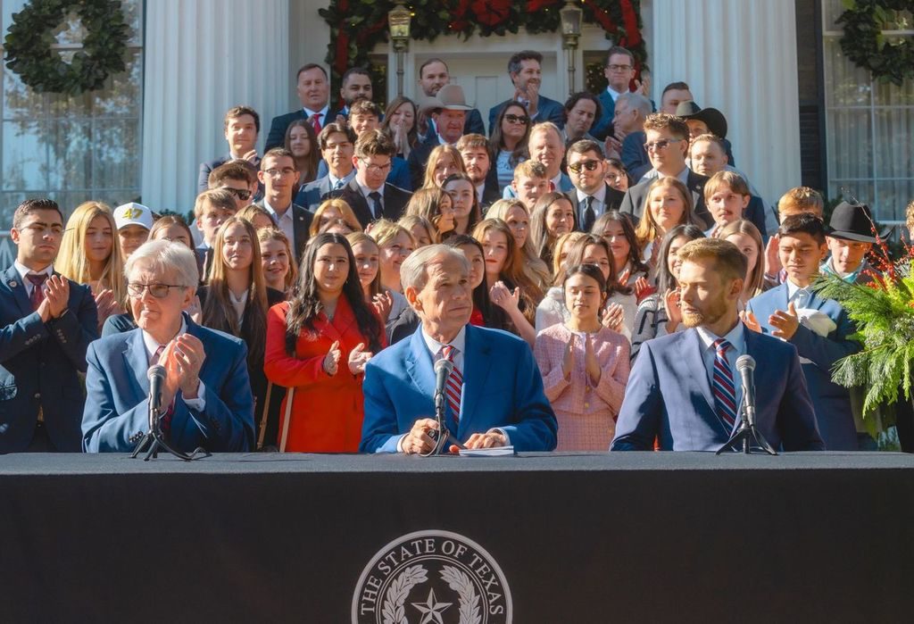 Greg Abbott vows to put Turning Point USA chapters in all Texas schools