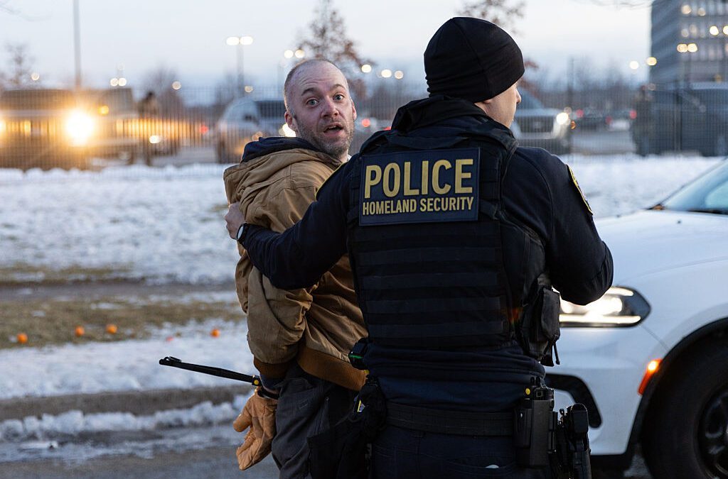 📢 Your rights during ICE encounters, explained