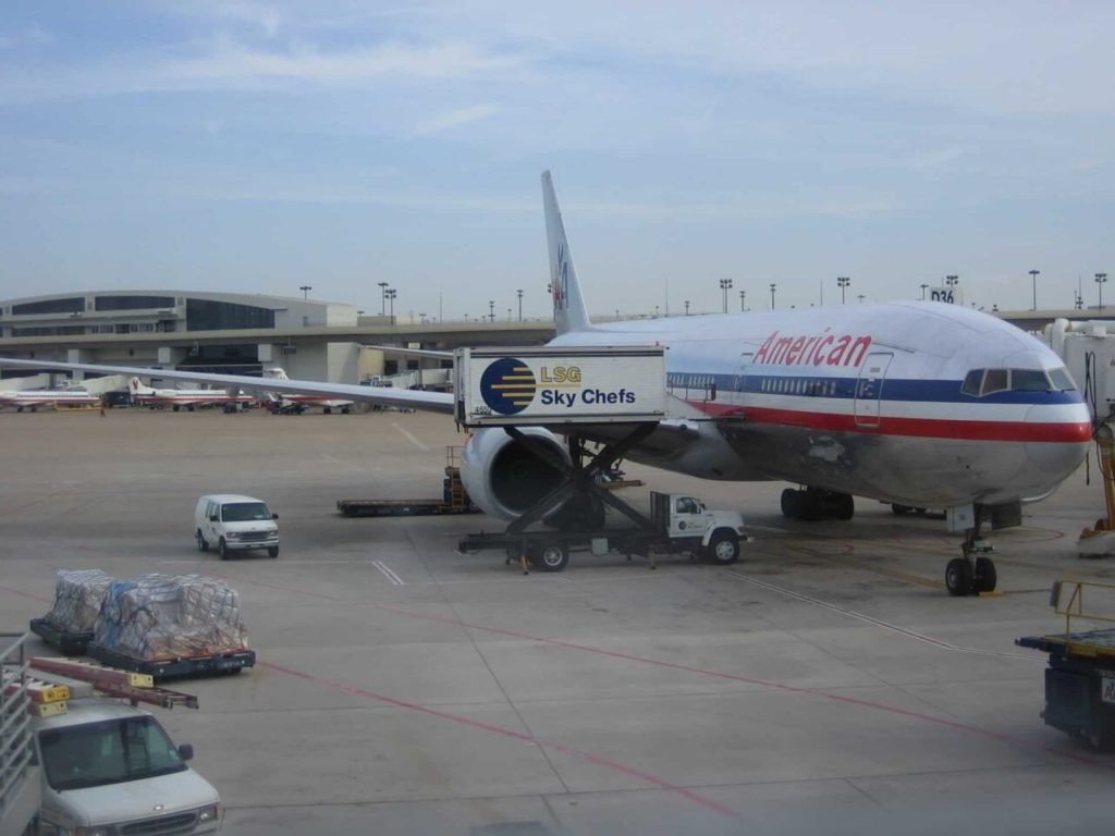 American Airlines modernizes travel with electronic boarding gates at DFW