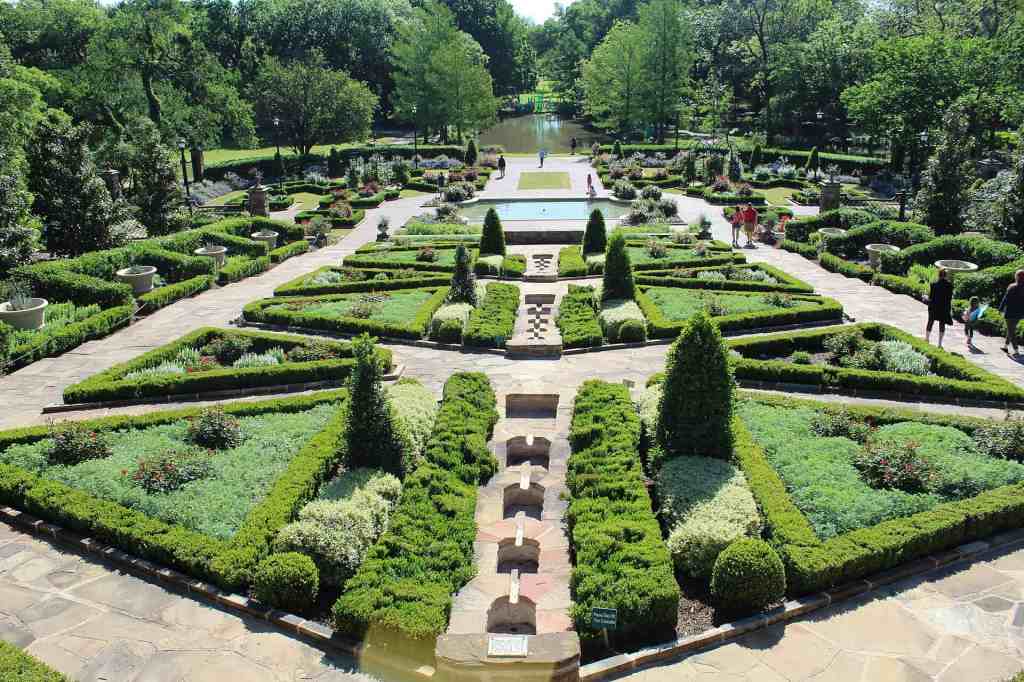 Thousands of LEGO bricks transform Fort Worth Botanic Garden this spring