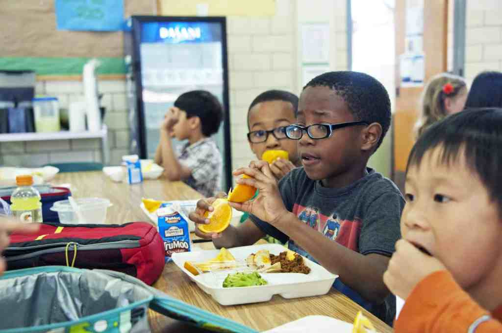 Texas school districts offer free meals to kids this summer — here’s where to find them