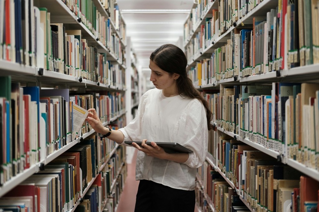 Cuts to library funding loom in Dallas budget fight