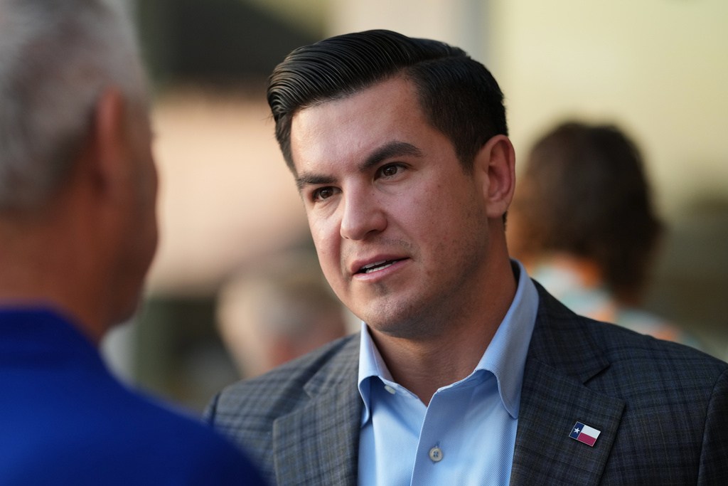 Eric Flores touts Trump endorsement at GOP convention after removing him from campaign signs