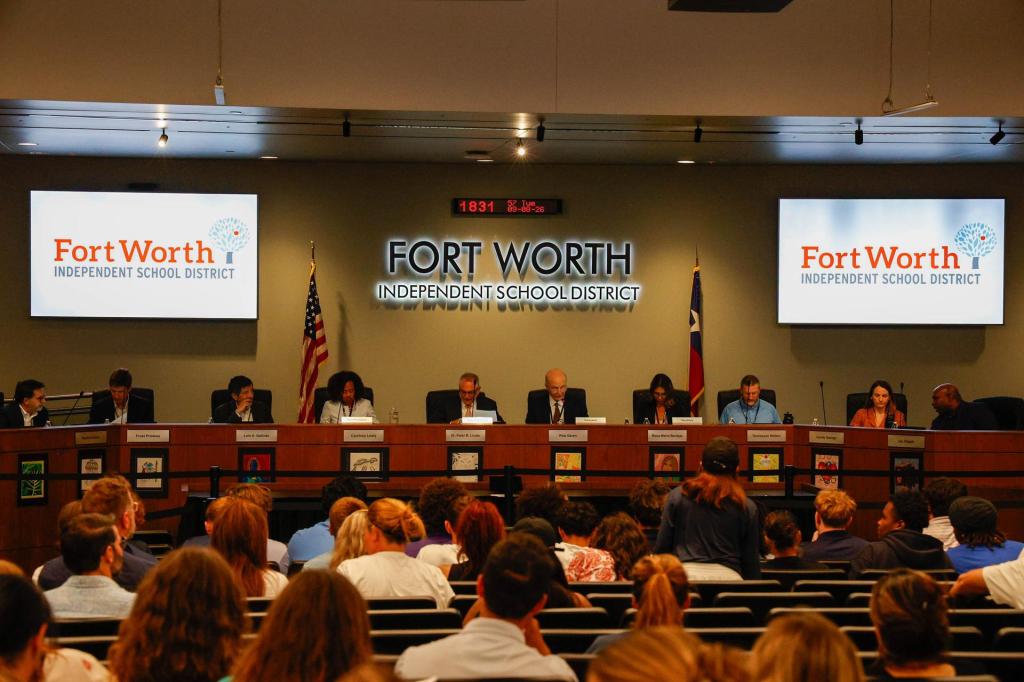 Students ‘can’t afford’ another Greg Abbott term