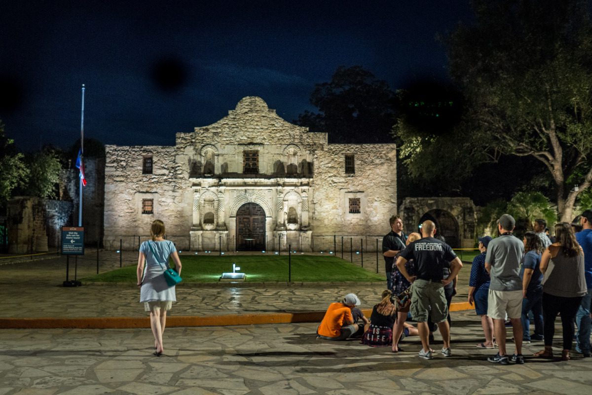 6 Texas ghost tours that will make your hair stand on end