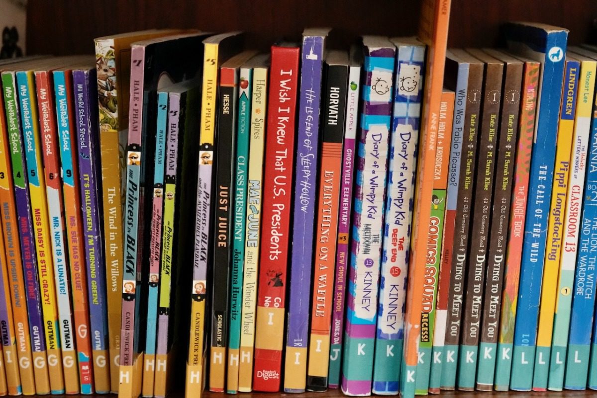 A shelf of books at Commonwealth Elementary School in Sugar Land, Texas