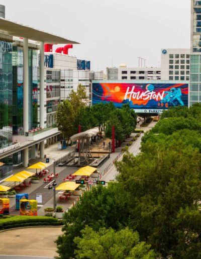 From gardens to food fests, Houston’s spring calendar is packed with can’t-miss events for singles, couples, and families alike.