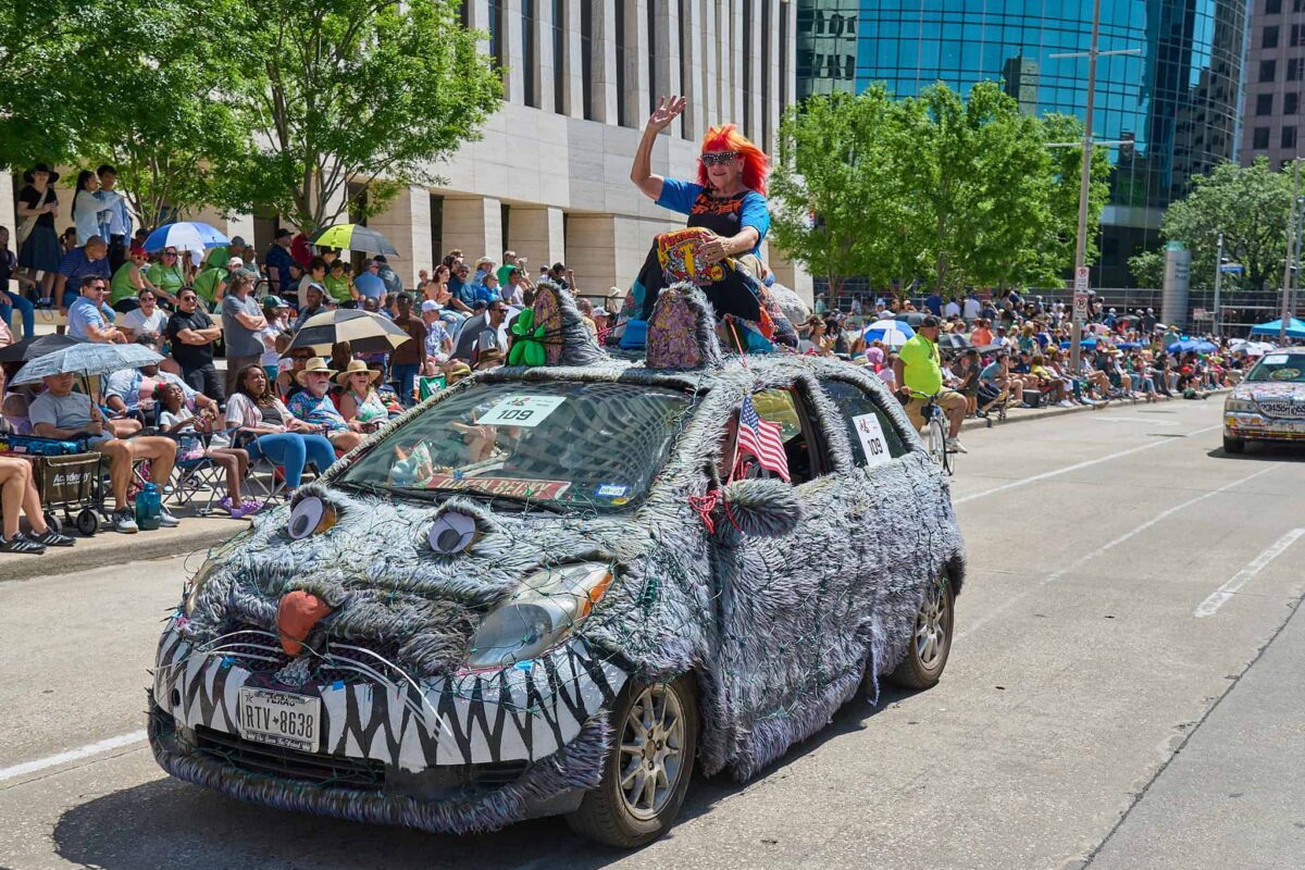 During the Houston Art Car Parade, you’ll have a chance to experience the art car phenomenon in a variety of settings, including a sneak peek, a ball, and a VIP upgrade.